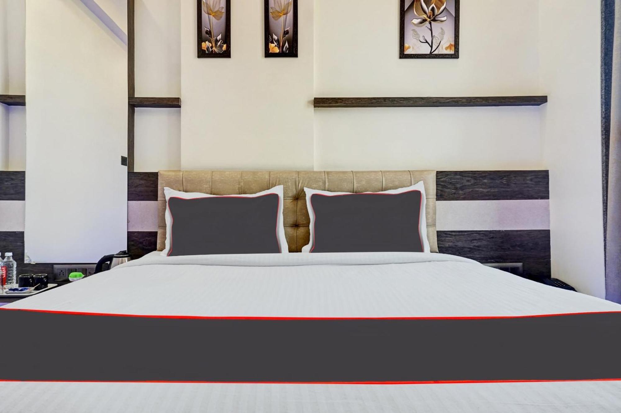 Отель Super Townhouse Poona Royal Pimpri-Chinchwad Экстерьер фото