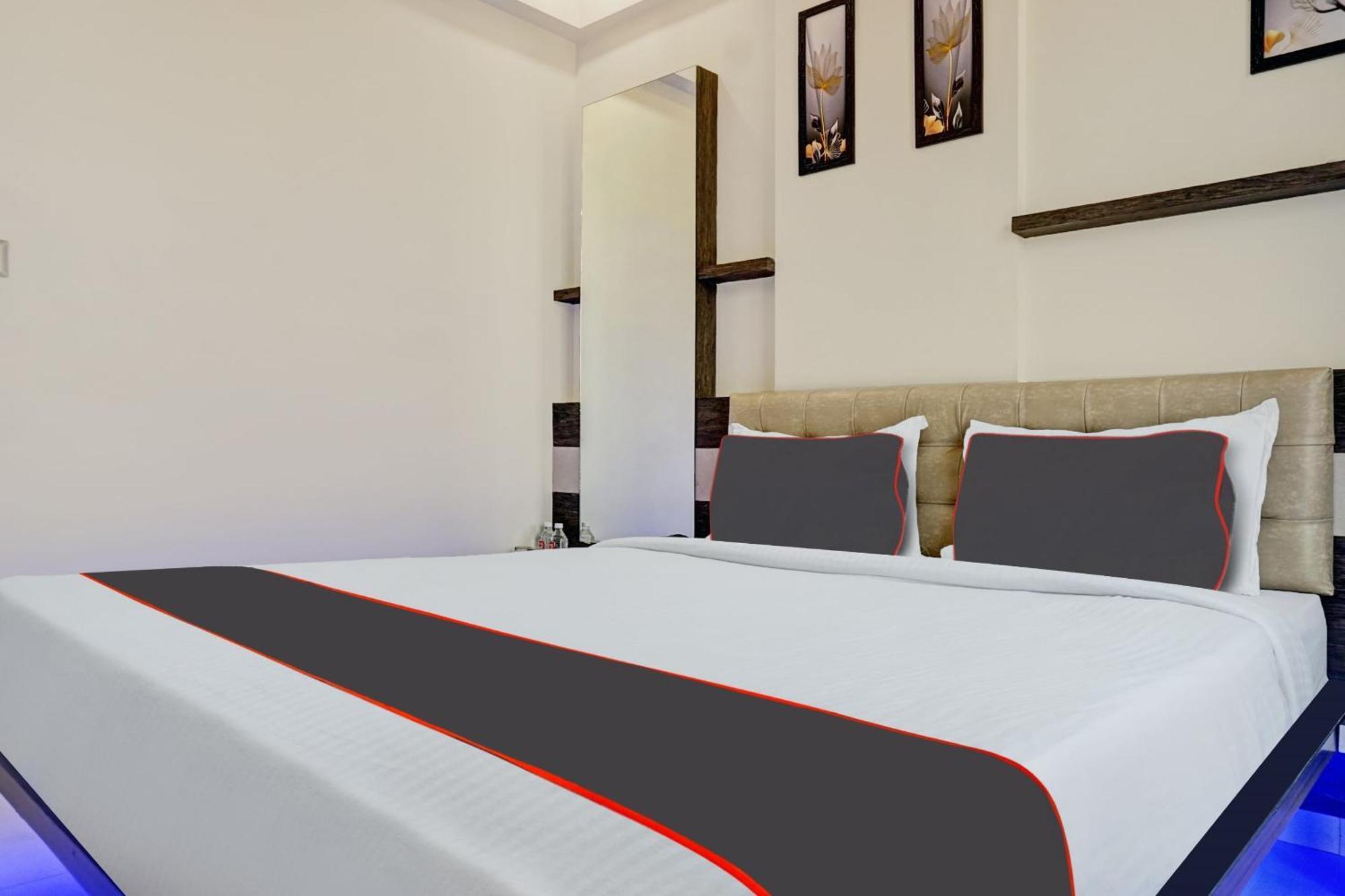 Отель Super Townhouse Poona Royal Pimpri-Chinchwad Экстерьер фото