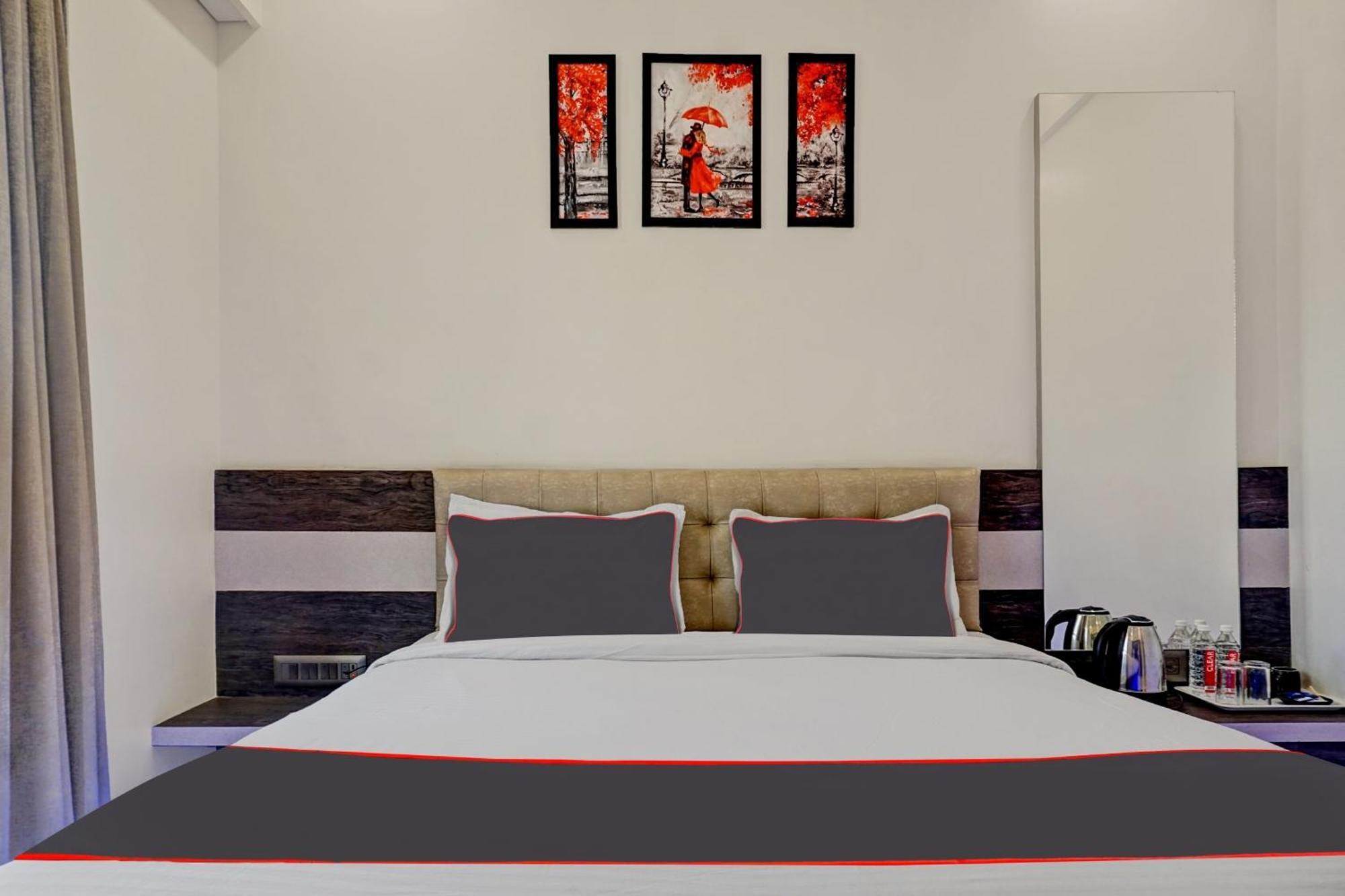 Отель Super Townhouse Poona Royal Pimpri-Chinchwad Экстерьер фото