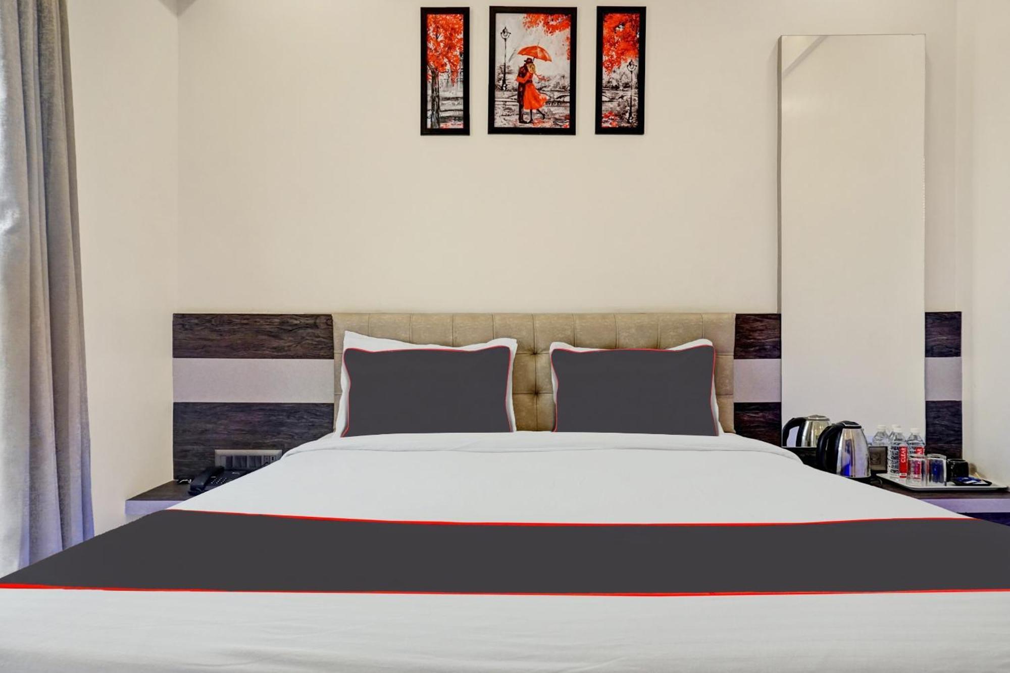 Отель Super Townhouse Poona Royal Pimpri-Chinchwad Экстерьер фото