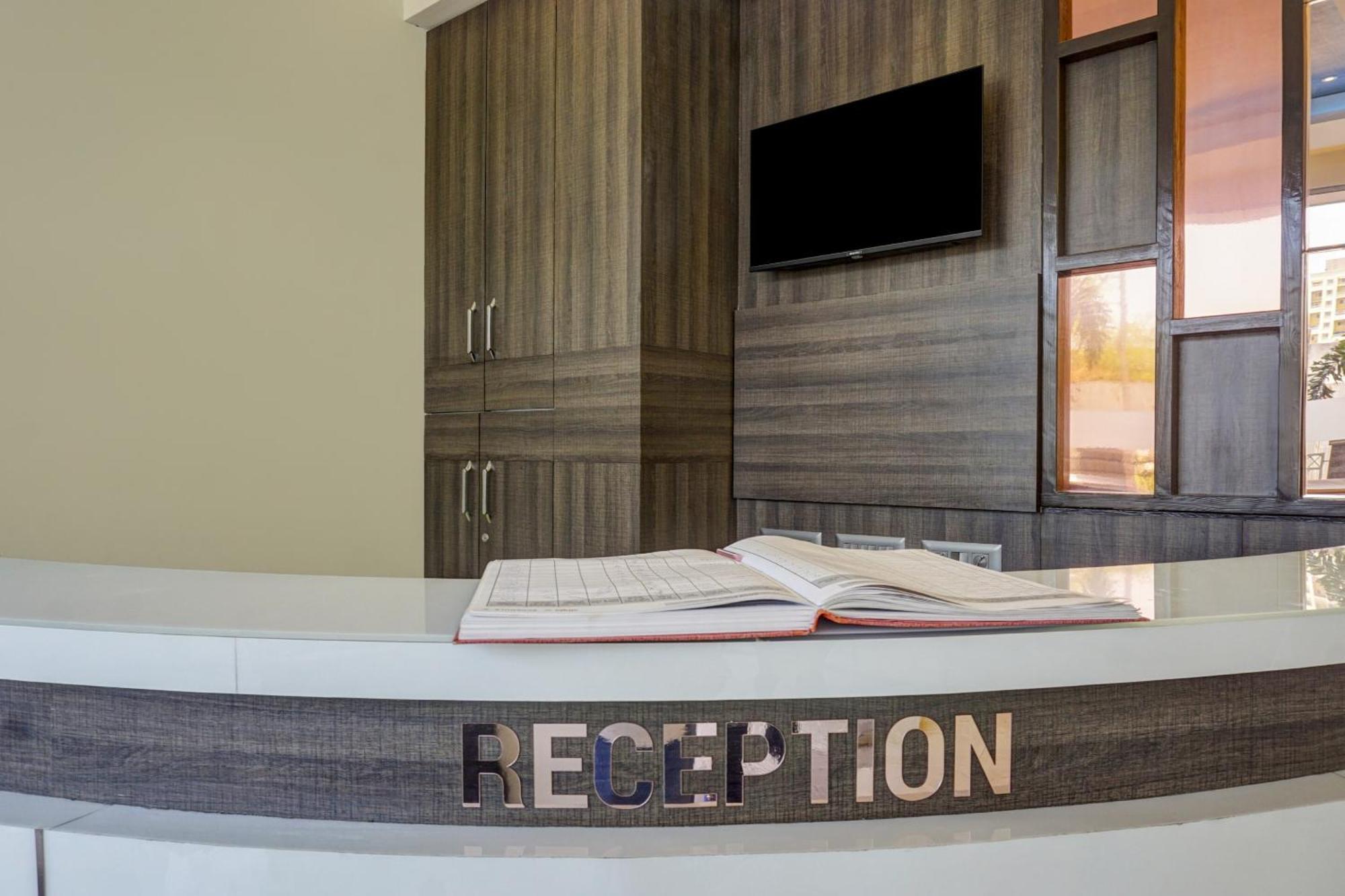 Отель Super Townhouse Poona Royal Pimpri-Chinchwad Экстерьер фото